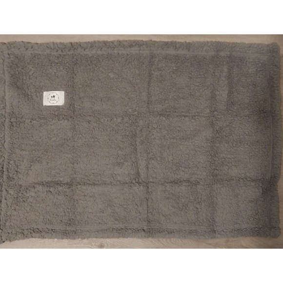 Luciphia Premium Fleece Pet Calming Throw Blanket 30x20 Sherpa Brand New, No Box - Picture 3 of 8